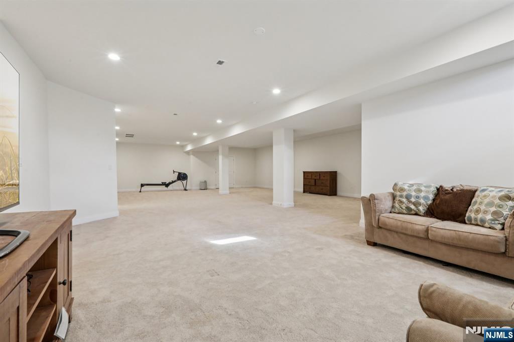 22 Woodmere Road Upper Saddle River, NJ 07458 - Photo 28 of 40