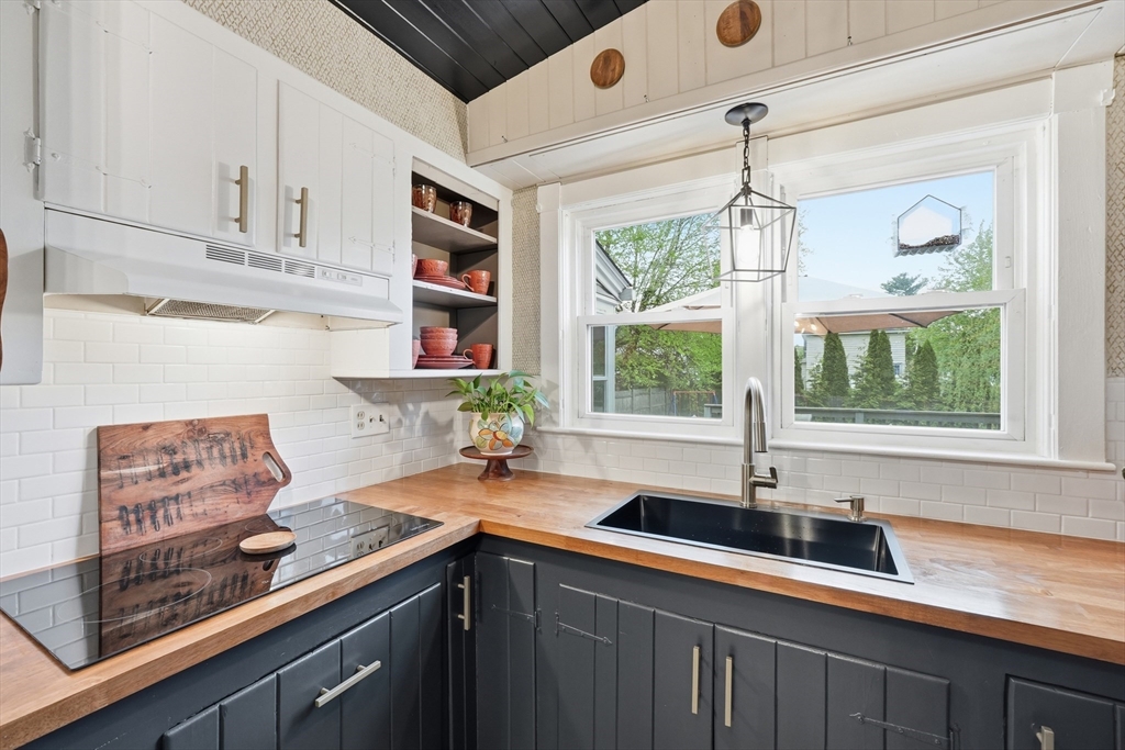 26 Fales Street Worcester, MA 01606 - Photo 10 of 42
