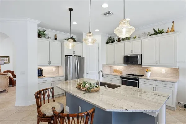 $599,000 | 10441 Crooked Creek Drive, Venice, FL 34293