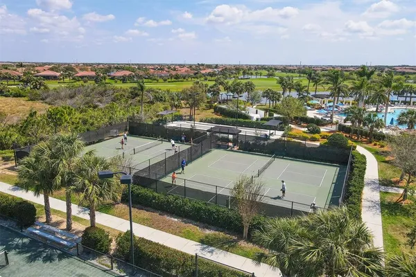 $599,000 | 10441 Crooked Creek Drive, Venice, FL 34293