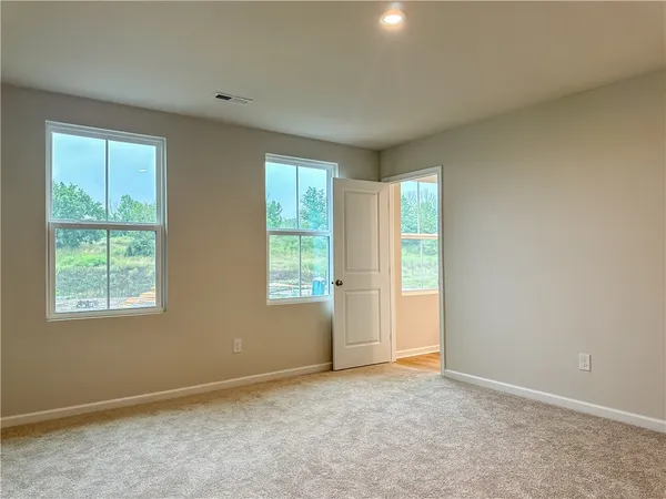 $2,600 | 14 Trailhead Road, Henrietta, NY 14467