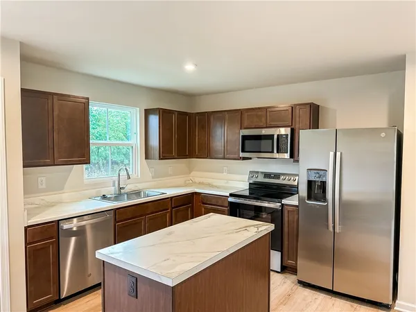 $2,600 | 14 Trailhead Road, Henrietta, NY 14467
