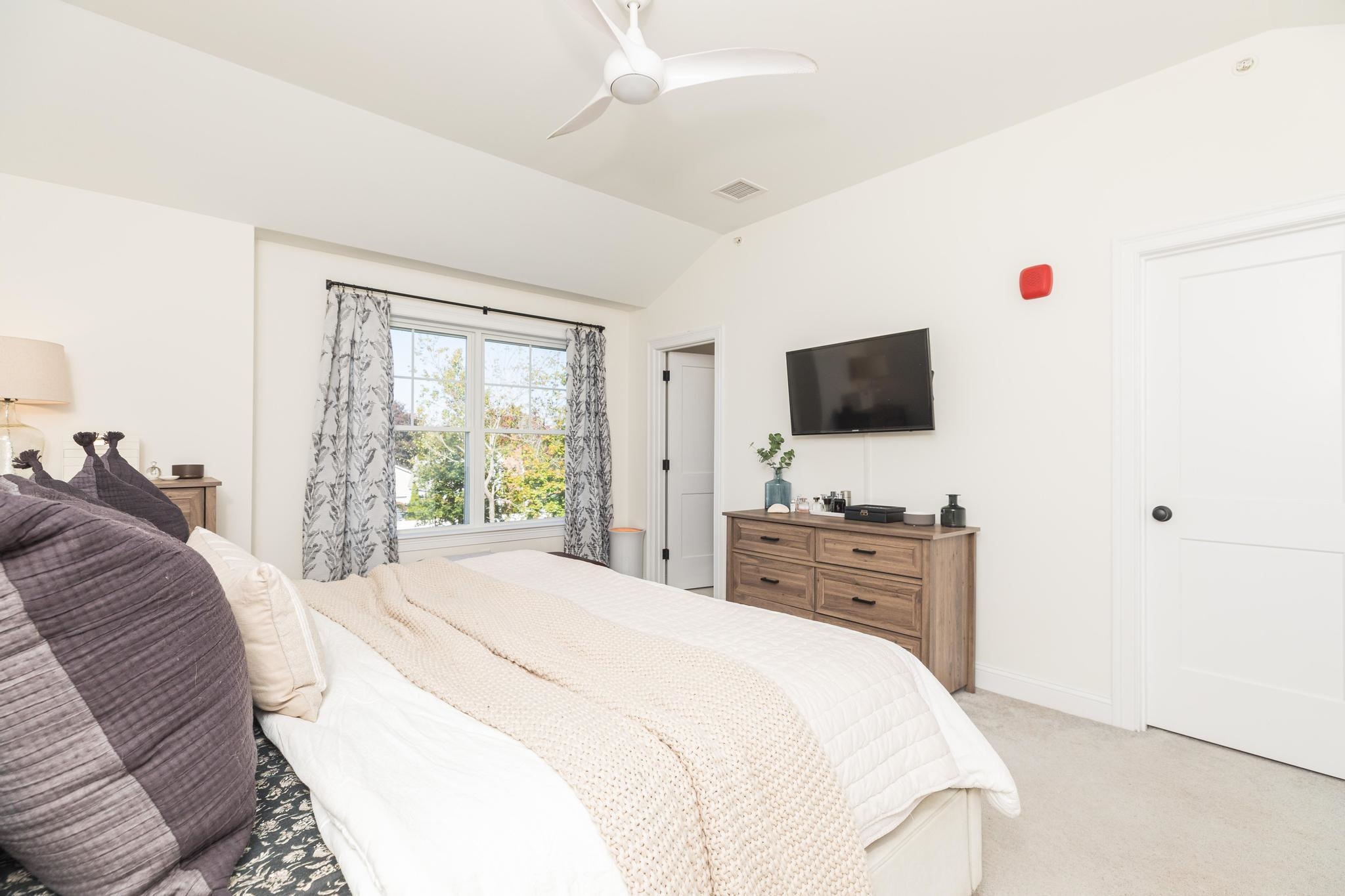 55 Ocean Road, Unit 13 Portsmouth, NH 03801 - Photo 6 of 31 Gallery Image 6