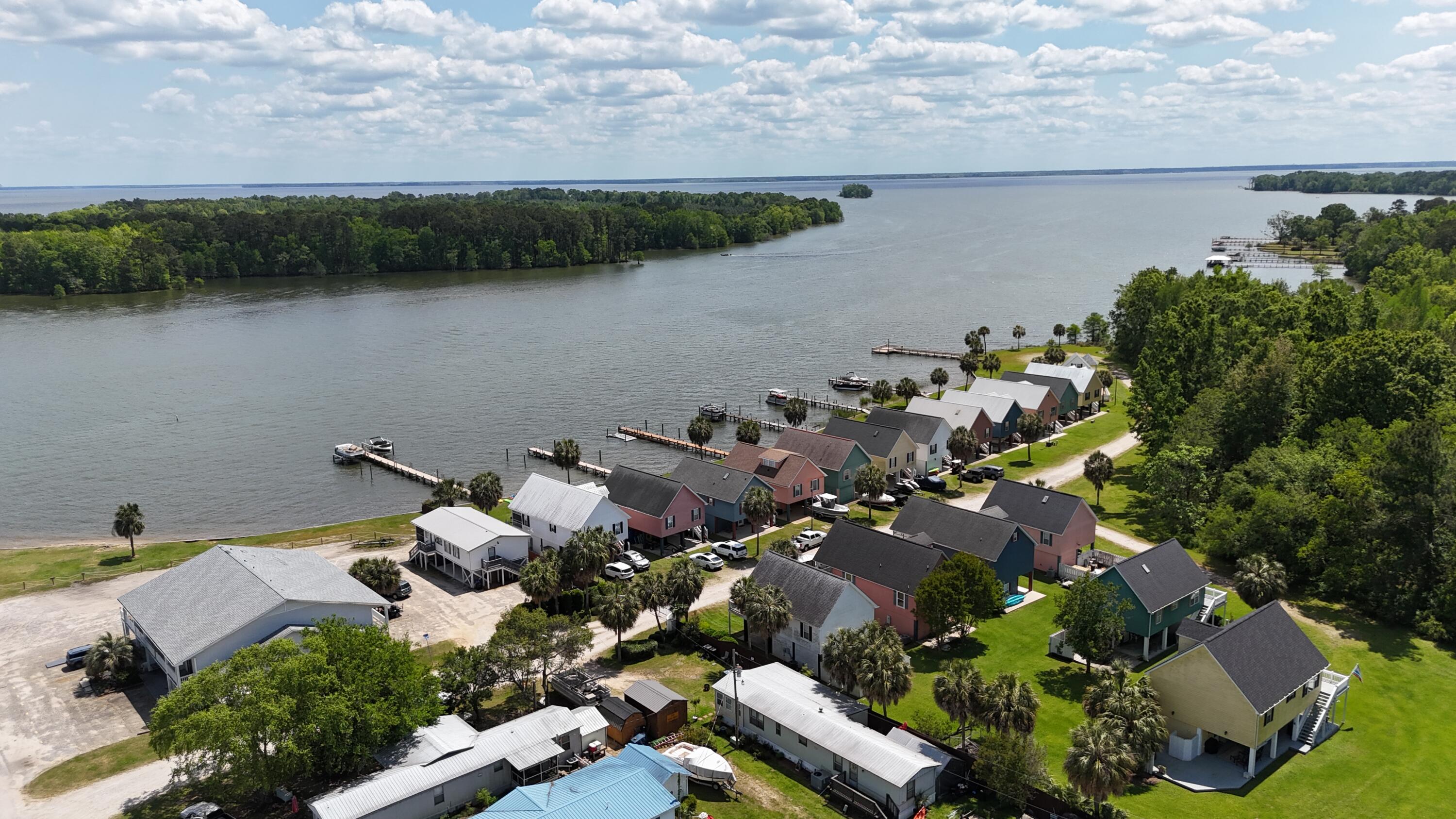 1049 Island Court Summerton, SC 29148 - Photo 38 of 44 DJI_20250418140414_0203_D