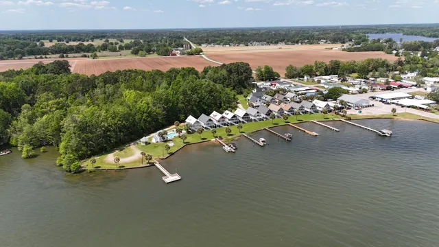 $415,000 | 1049 Island Court, Summerton, SC 29148