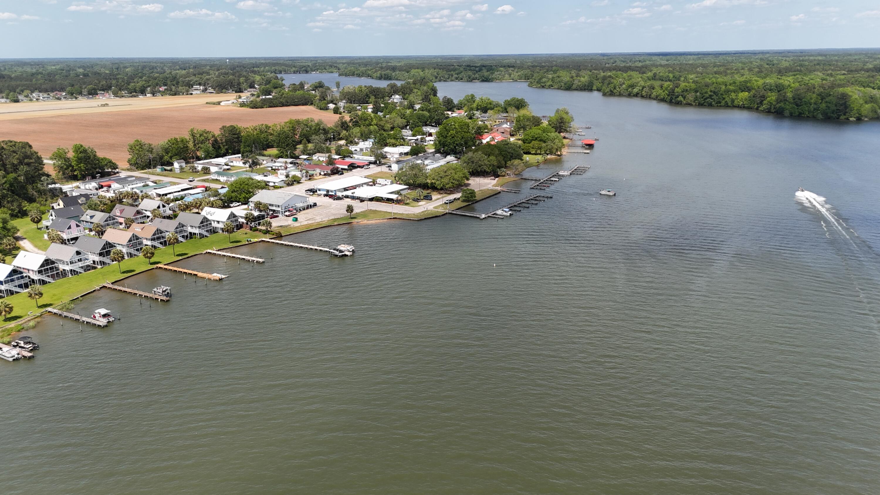 1049 Island Court Summerton, SC 29148 - Photo 40 of 44 DJI_20250418140601_0207_D