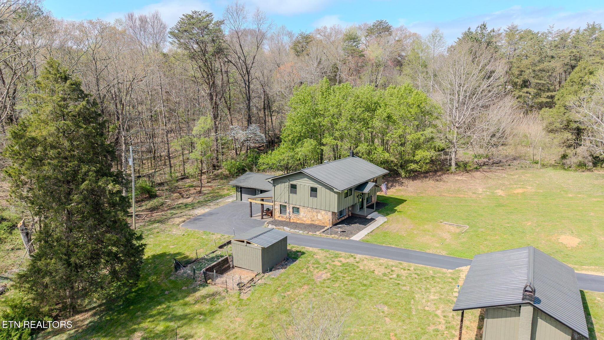 330 Glenn Lane Spring City, TN 37381 - Photo 31 of 34