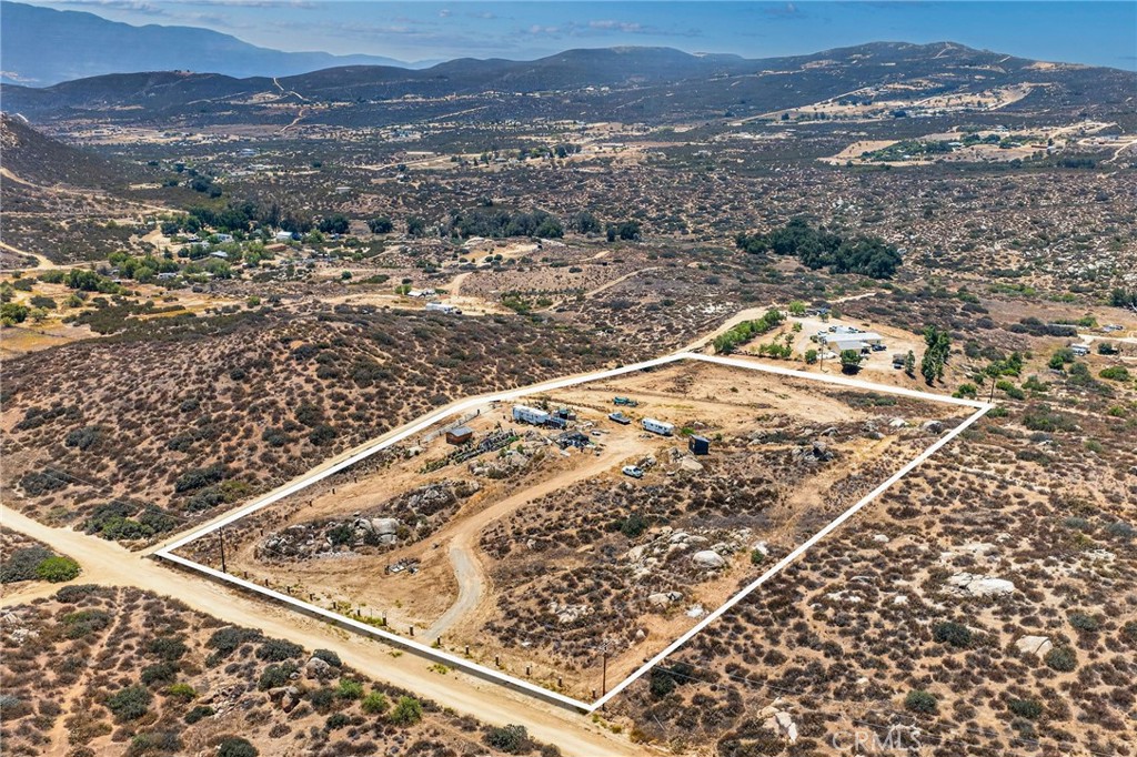 41720 Oak Canyon Road Hemet, CA 92544 - Photo 4 of 30