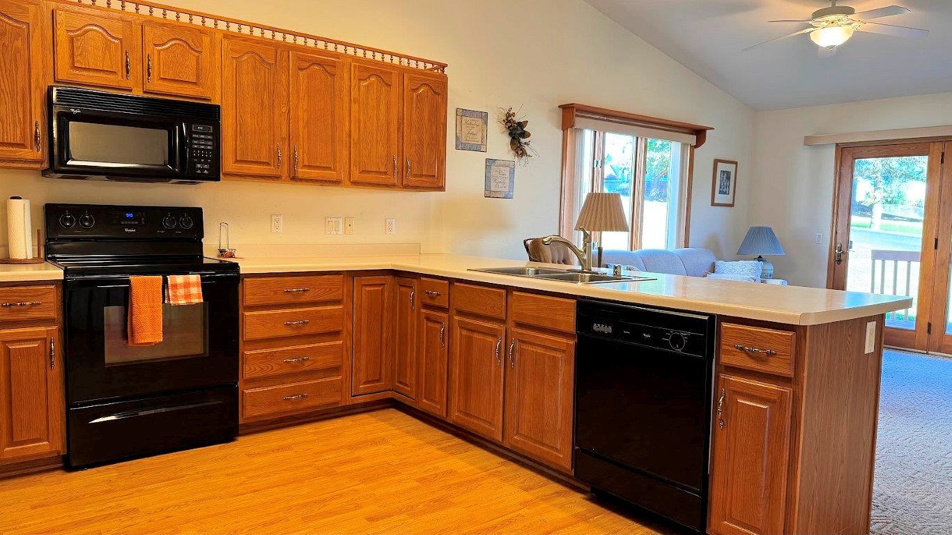 1559 North Dewey Avenue Reedsburg, WI 53959 - Photo 12 of 58