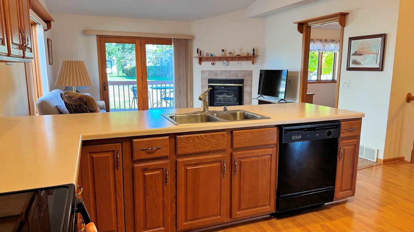 1559 North Dewey Avenue Reedsburg, WI 53959 - Photo 14 of 58