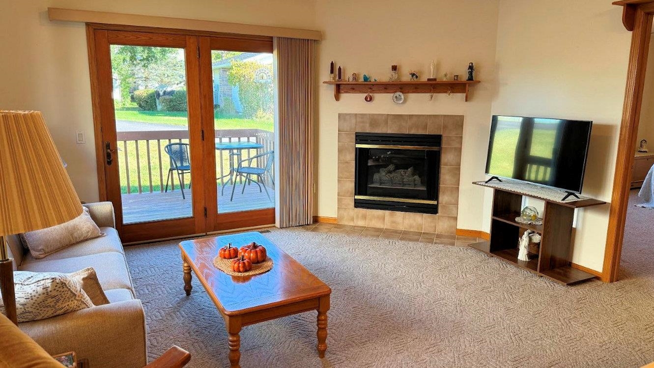1559 North Dewey Avenue Reedsburg, WI 53959 - Photo 2 of 58