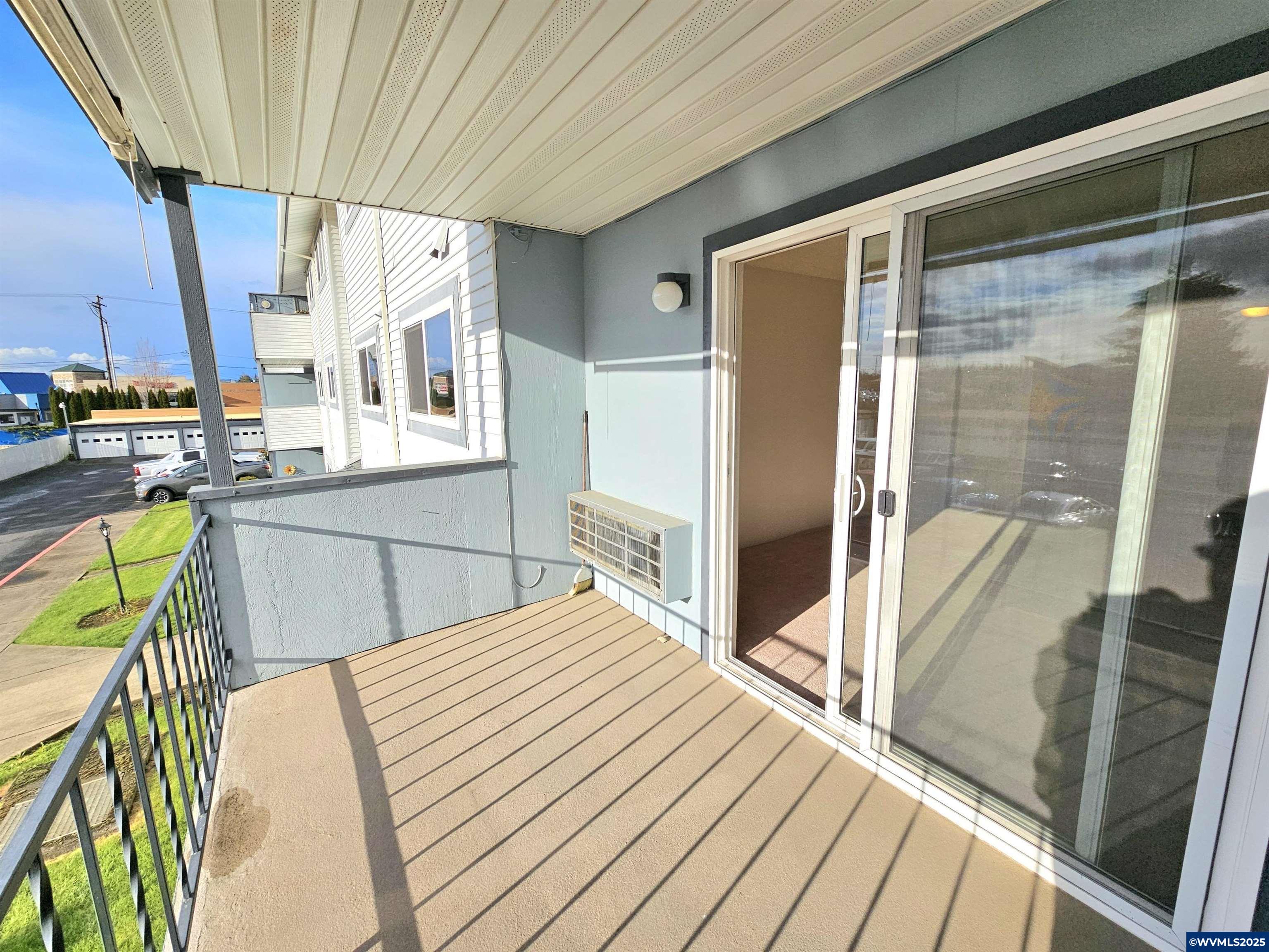 950 Evergreen Road, Unit 207 Woodburn, OR 97071 - Photo 21 of 33