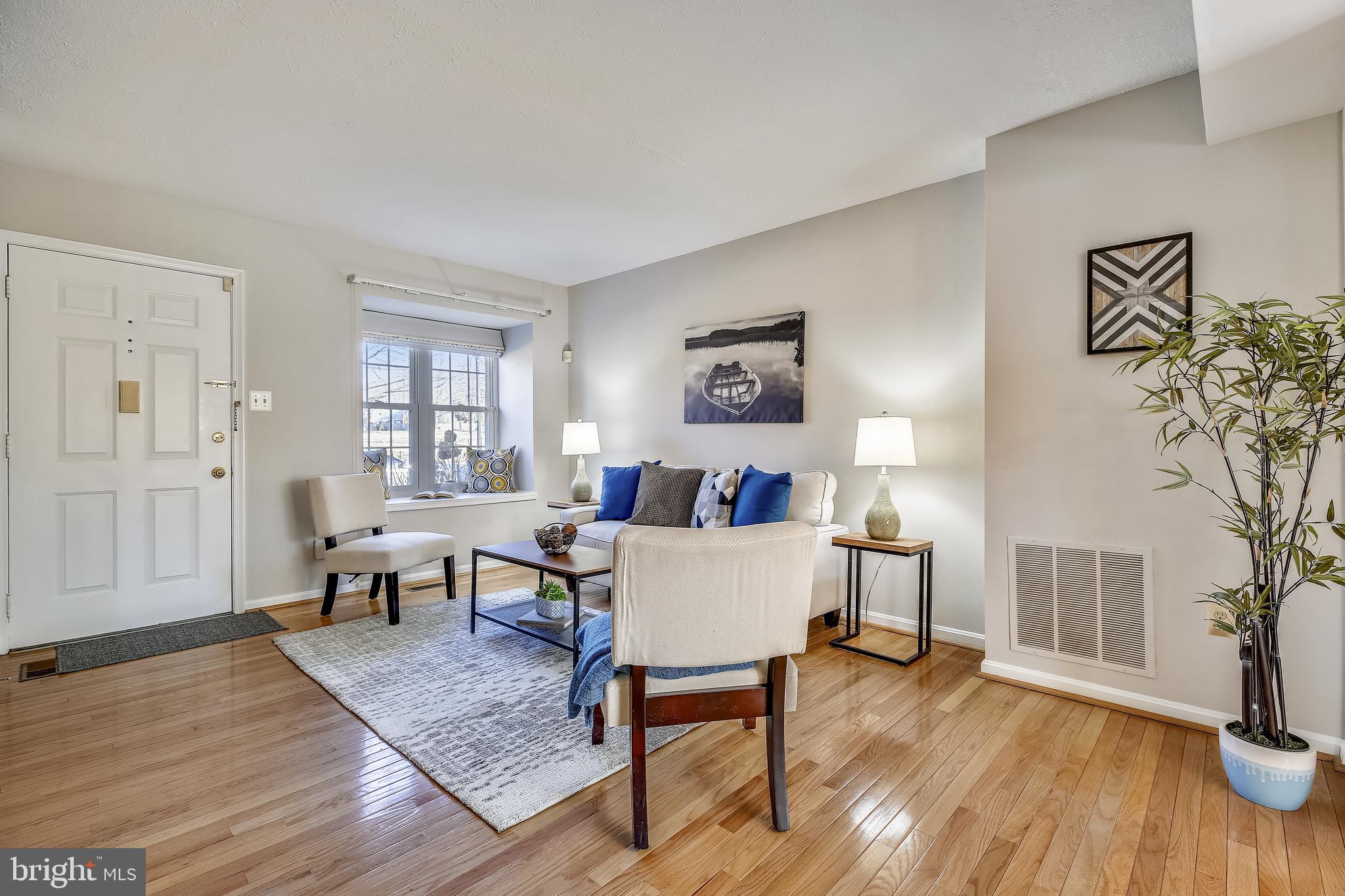 9125 Glenville Road Silver Spring, MD 20901 - Photo 11 of 53 Living Room - Shining hardwood floors
