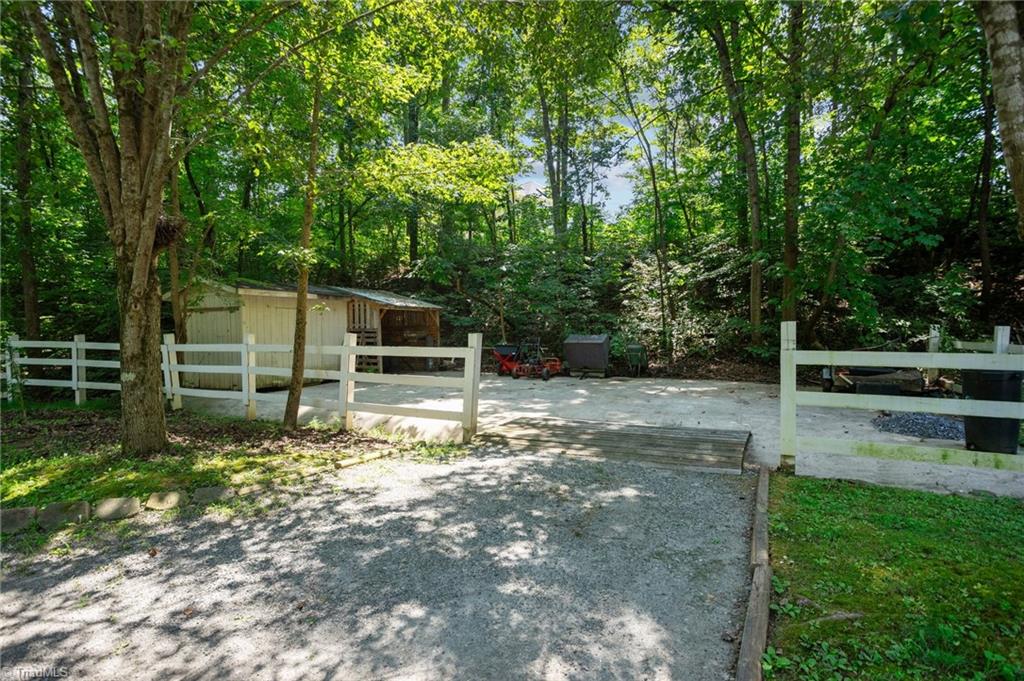 9201 Warren Road Kernersville, NC 27284 - Photo 43 of 50