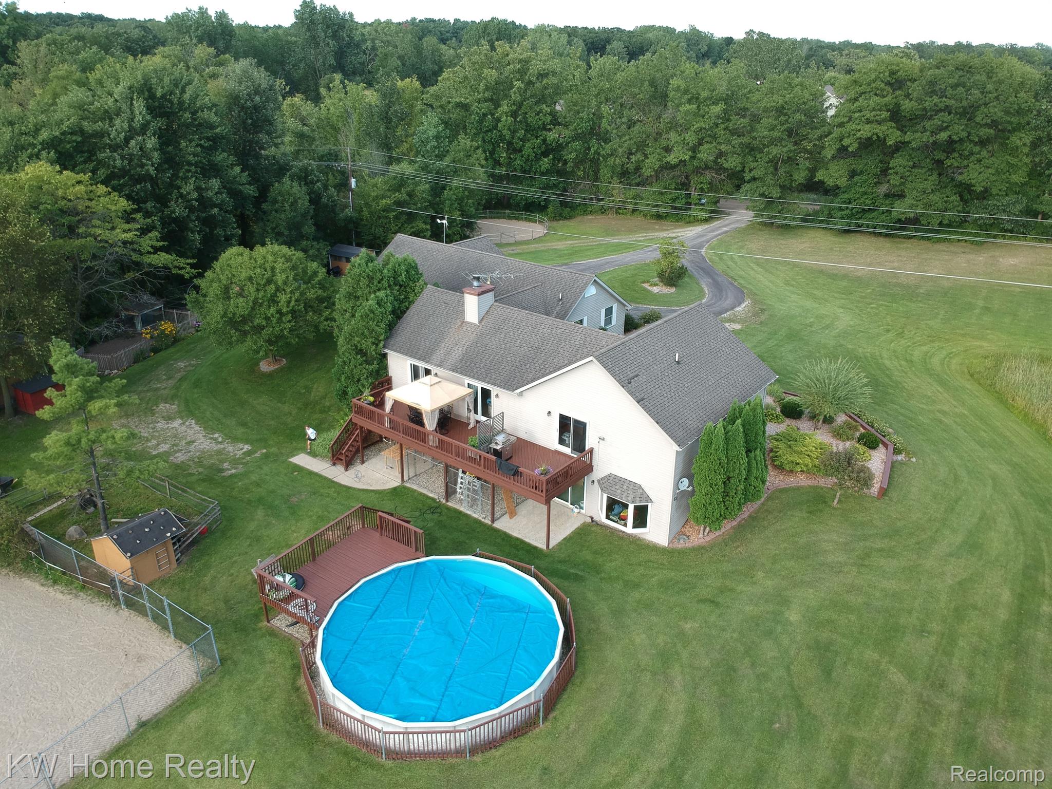 365 North Kellogg Road Howell, MI 48843 - Photo 46 of 69 Gallery Image 46