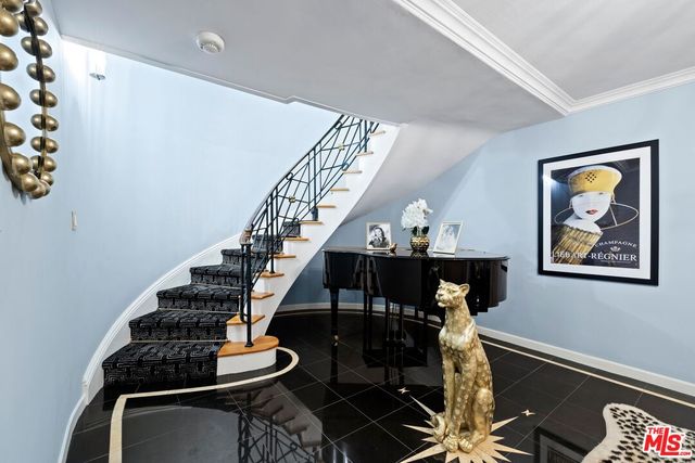 a view of entryway and workspace