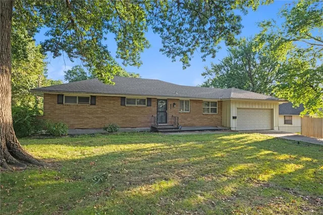 $217,000 | 8819 East 61st Street, Raytown, MO 64133