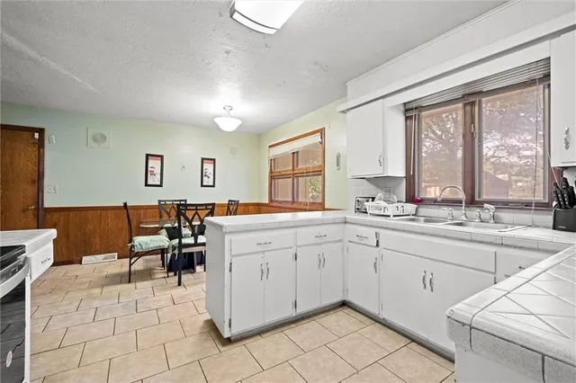 $217,000 | 8819 East 61st Street, Raytown, MO 64133