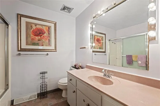 $217,000 | 8819 East 61st Street, Raytown, MO 64133