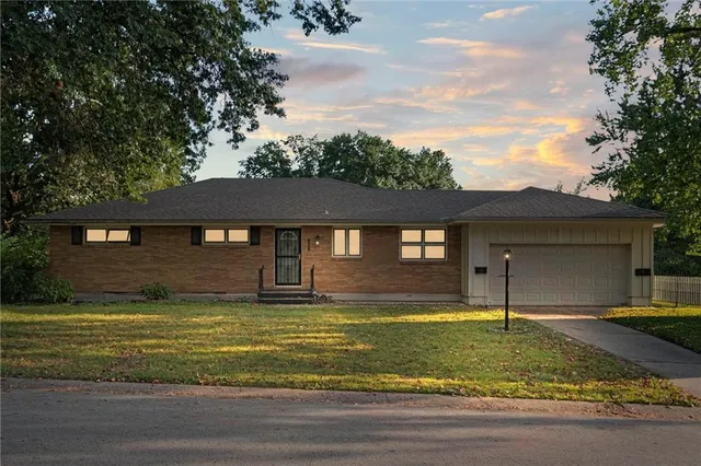 $217,000 | 8819 East 61st Street, Raytown, MO 64133