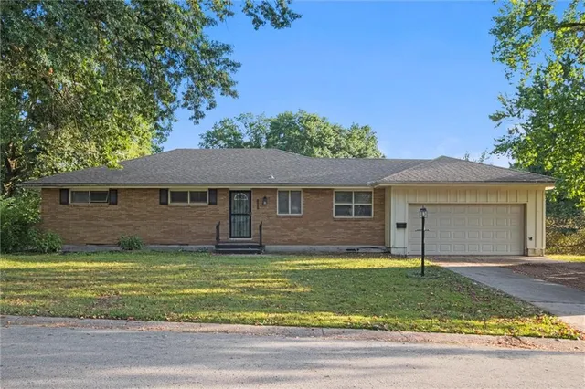 $217,000 | 8819 East 61st Street, Raytown, MO 64133