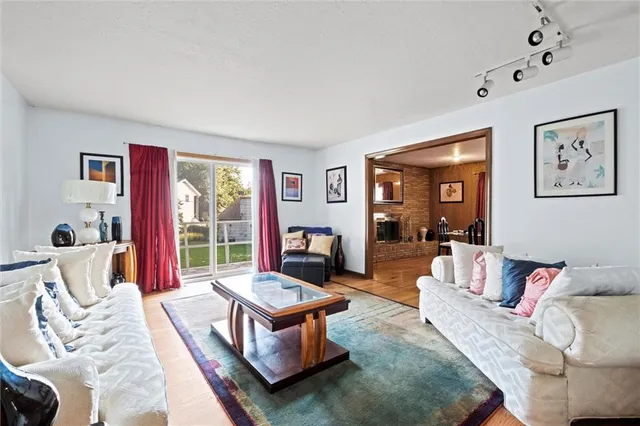 $217,000 | 8819 East 61st Street, Raytown, MO 64133