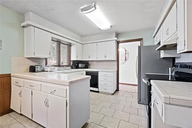 $217,000 | 8819 East 61st Street, Raytown, MO 64133