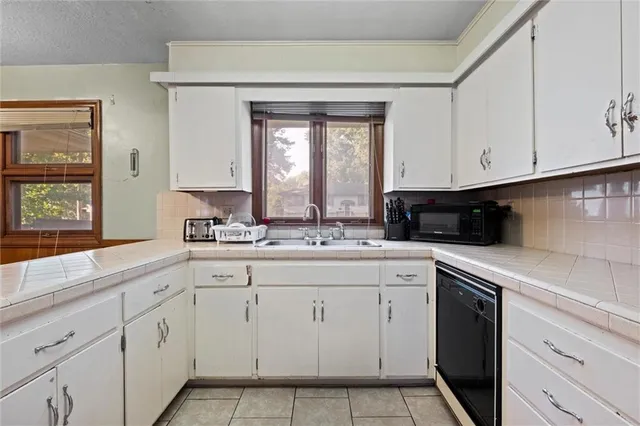 $217,000 | 8819 East 61st Street, Raytown, MO 64133