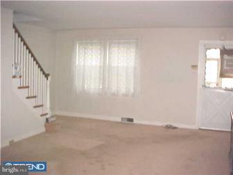 244 East Avon Road Brookhaven, PA 19015 - Photo 3 of 12 Gallery Image 3