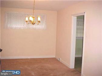 244 East Avon Road Brookhaven, PA 19015 - Photo 4 of 12 Gallery Image 4
