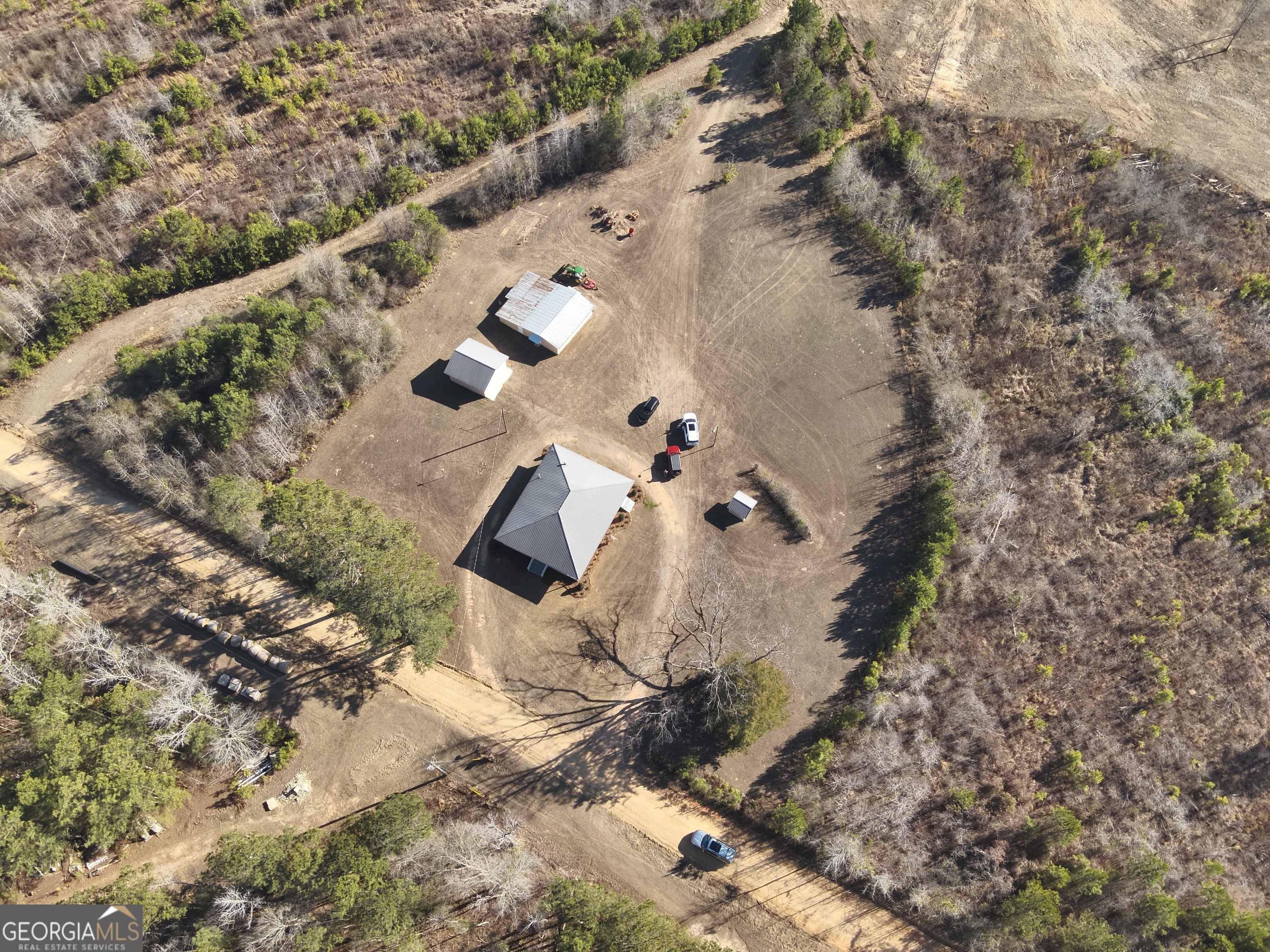 142 Wilson Way Musella, GA 31066 - Photo 7 of 39 a view of entryway