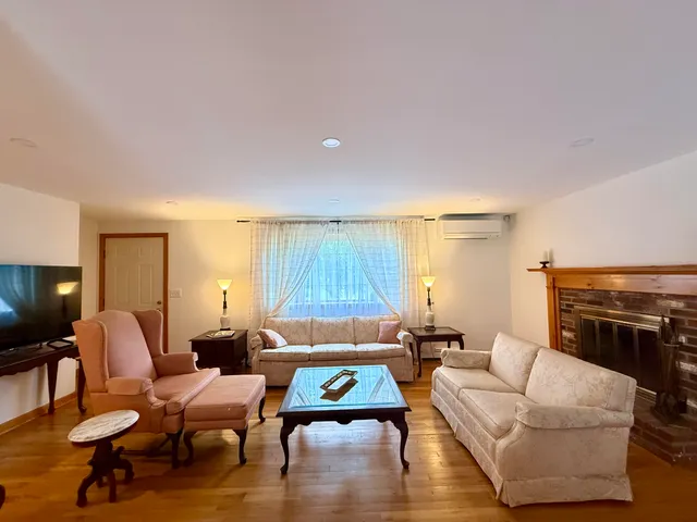 $2,100 | 70 Poinsettia Drive, South Yarmouth, MA 02664