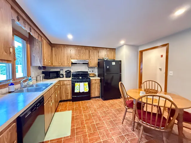 $2,100 | 70 Poinsettia Drive, South Yarmouth, MA 02664