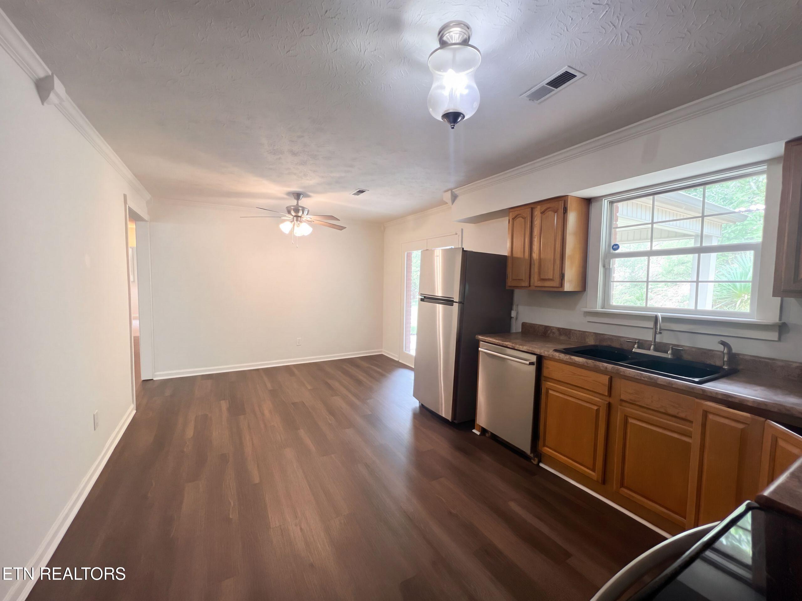 226 Parliament Road Harrogate, TN 37752 - Photo 6 of 23 listing_5