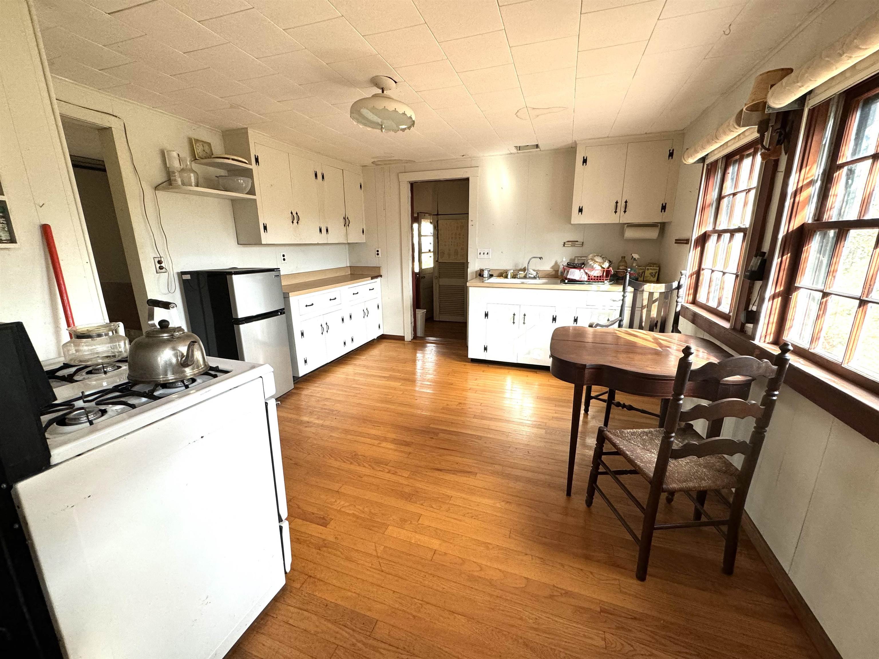 467 Dennison Pond Road Francestown, NH 03043 - Photo 3 of 19 Gallery Image 3