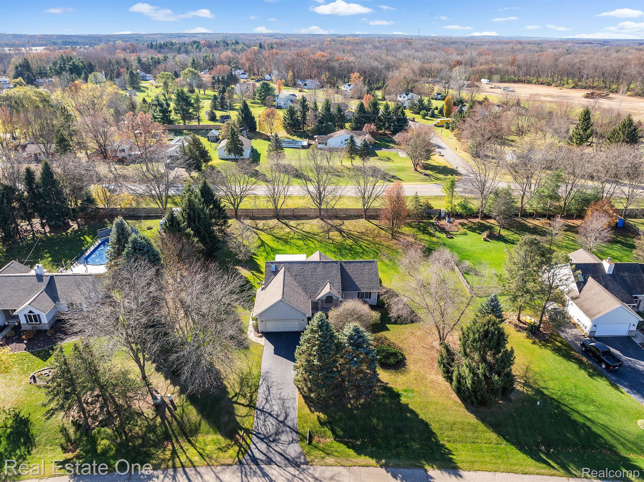 6862 Kestrel Ridge Road Brighton, MI 48116 - Photo 2 of 31 Spacious/Private Lot