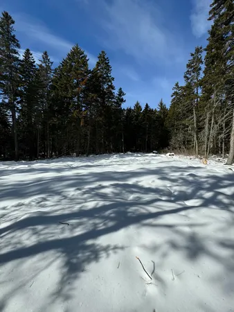 $98,000 | 12 Jamestown Road, Vinalhaven, ME 04863