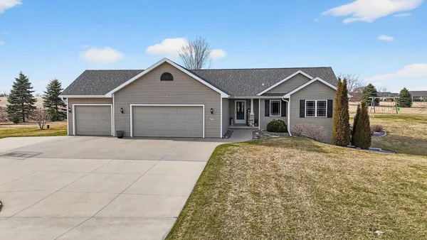 $689,000 | W7122 Hillview Road, Greenville, WI 54942