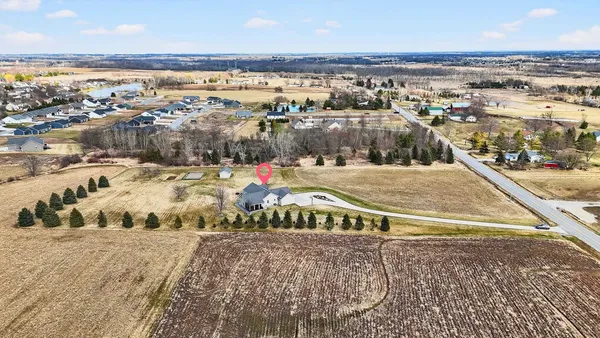 $689,000 | W7122 Hillview Road, Greenville, WI 54942