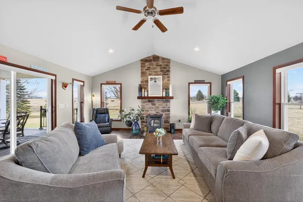 $689,000 | W7122 Hillview Road, Greenville, WI 54942