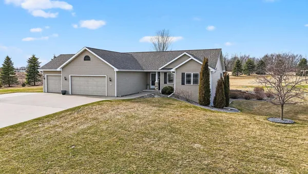 $689,000 | W7122 Hillview Road, Greenville, WI 54942