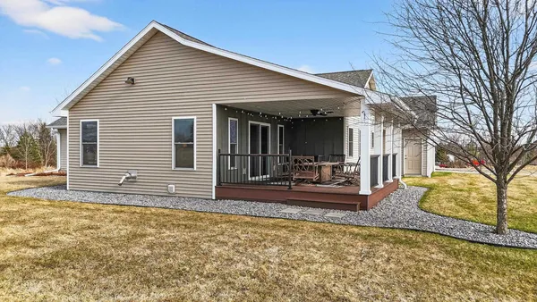 $689,000 | W7122 Hillview Road, Greenville, WI 54942