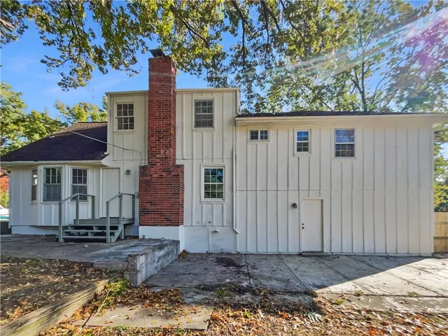 $365,000 | 9432 Carter Drive, Overland Park, KS 66212