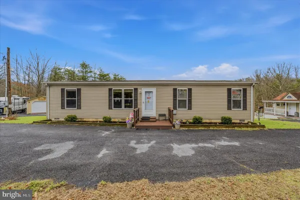 $269,000 | 422 Birch Grove Lane, Berkeley Springs, WV 25411