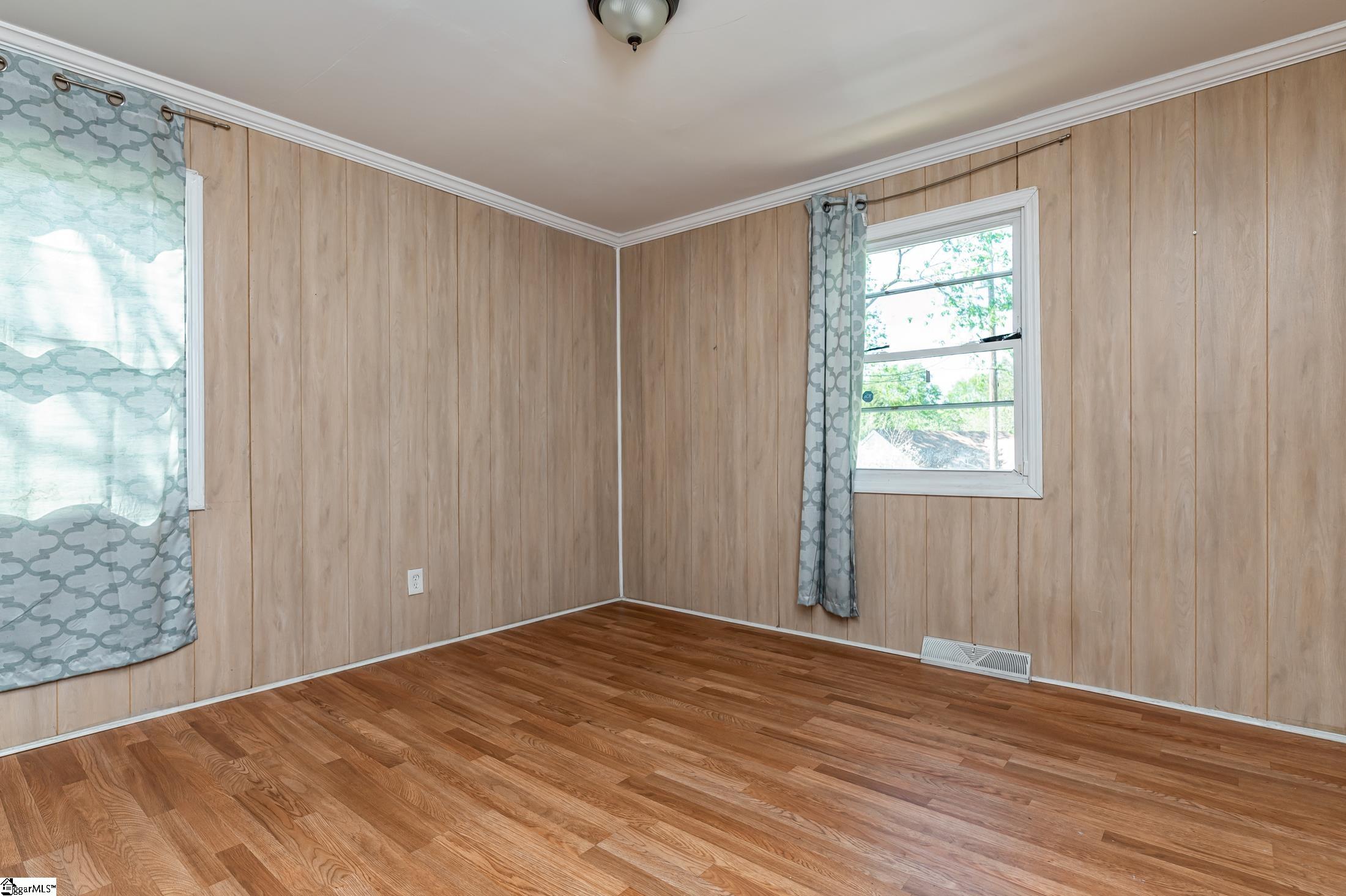 210 Pendleton Road Greenville, SC 29611 - Photo 12 of 26