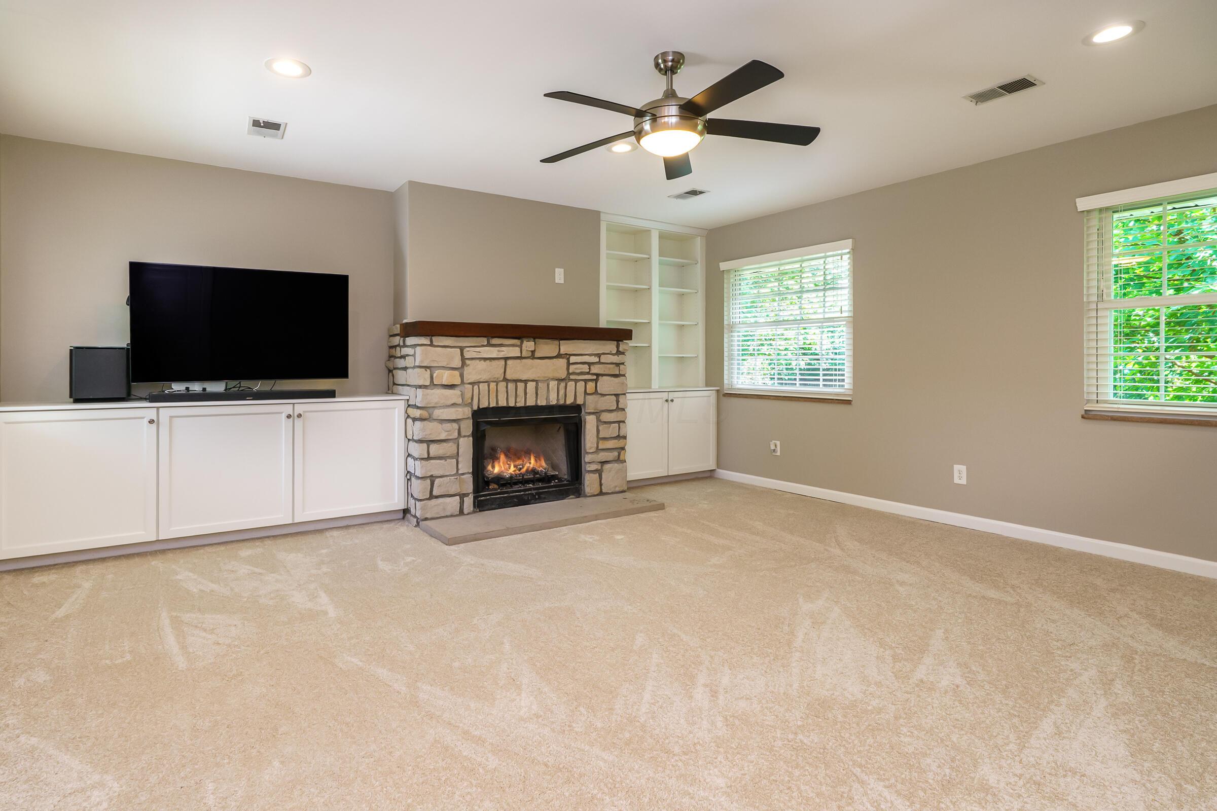 1780 Riverhill Road Columbus, OH 43221 - Photo 11 of 35 Family Room