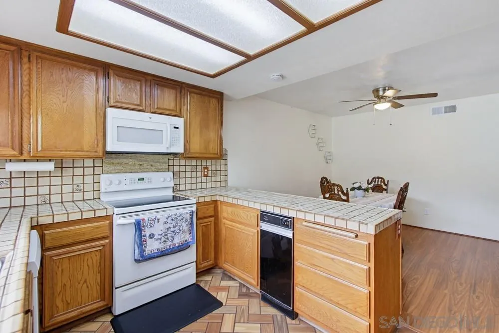 5571 Adobe Falls Road, Unit D San Diego, CA 92120 - Photo 25 of 60