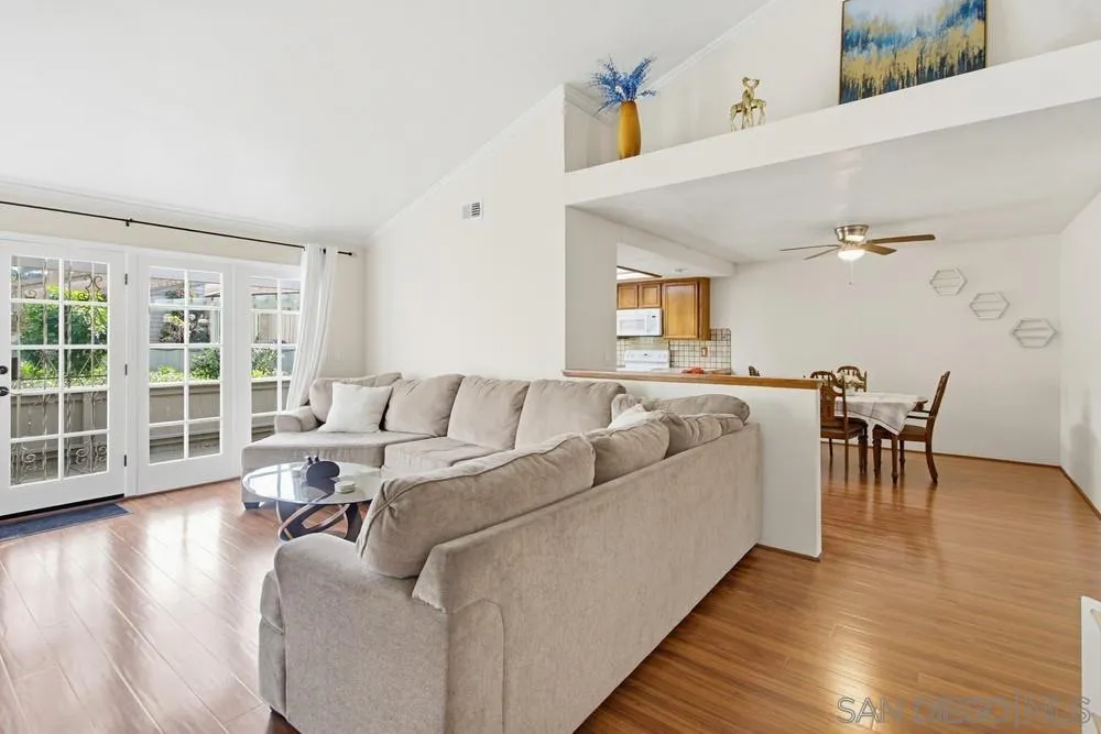 5571 Adobe Falls Road, Unit D San Diego, CA 92120 - Photo 4 of 60