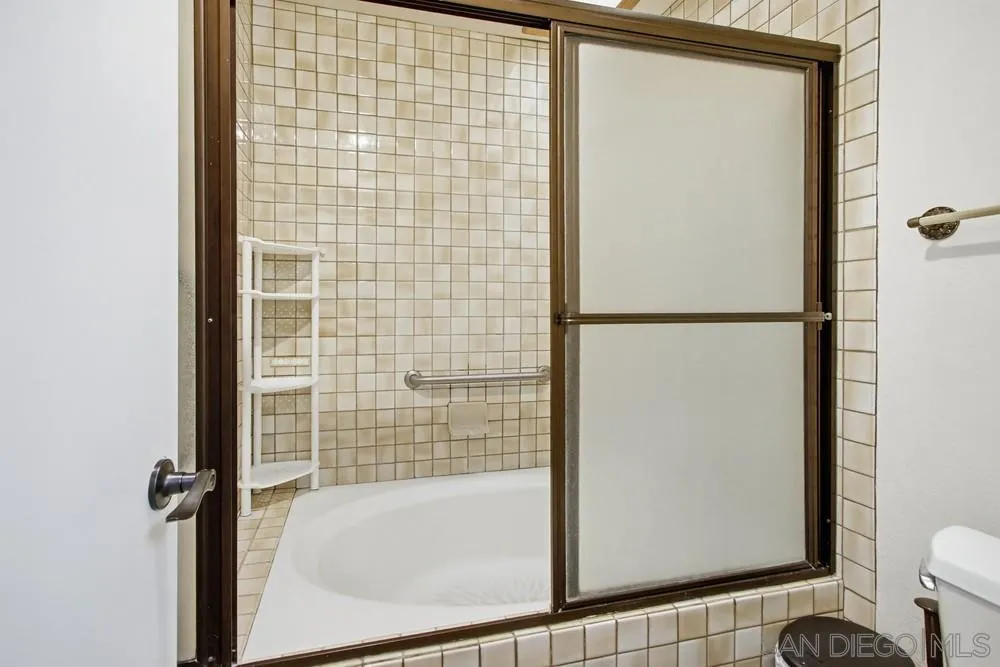 5571 Adobe Falls Road, Unit D San Diego, CA 92120 - Photo 41 of 60