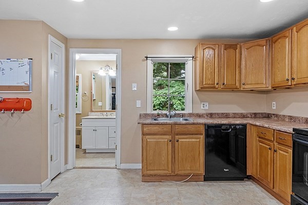 166 Doyle Road Holden, MA 01520 - Photo 30 of 42 Gallery Image 30